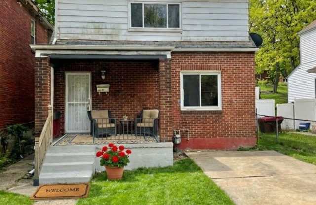 2 bed/1 bath Single Family Home w/ Off Street Parking in Clairton photos photos
