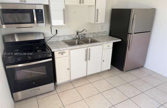 3620 NW 19th St photos photos