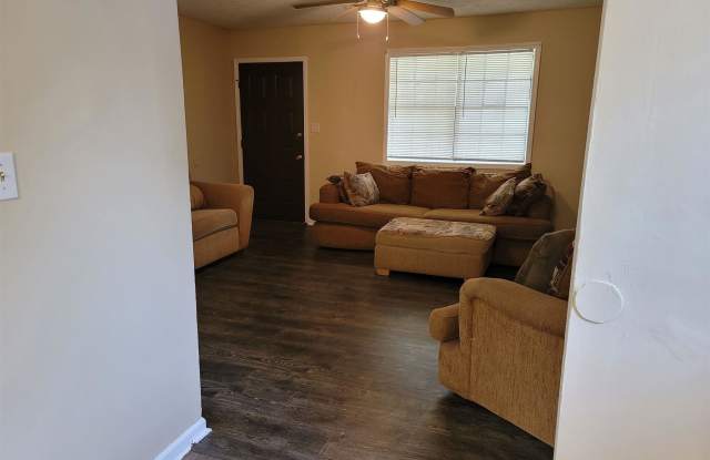 1206 Creek Forest Gallery 4