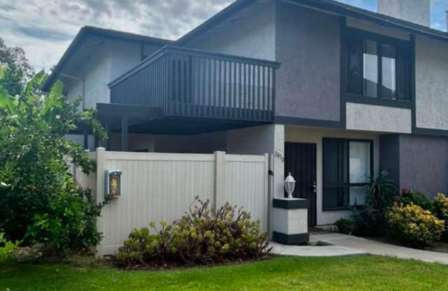 Beautifully Updated 3-Bedroom Townhome with Fireplace, Private Patio & Community Pool $3,495 Gallery 3