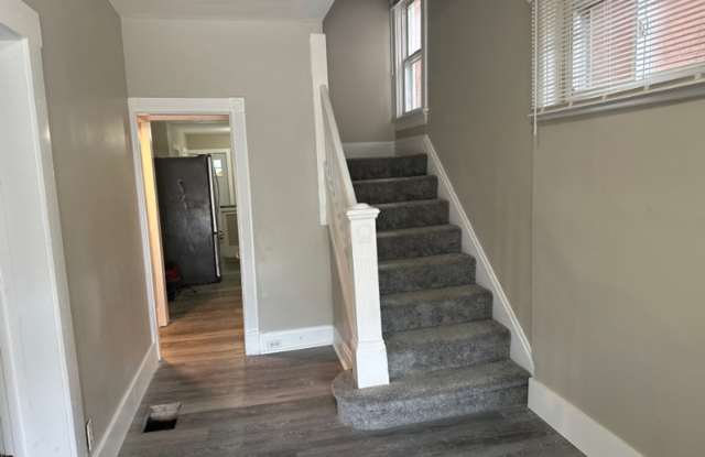 LARGE 6 Bd/2.5ba Home with private backyard photos photos