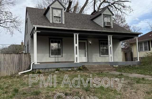 700 SW Macvicar Ave photos photos