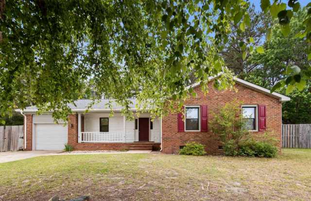 Welcome Home to 2004 Lakebarry Cir. in Fayetteville, NC! photos photos