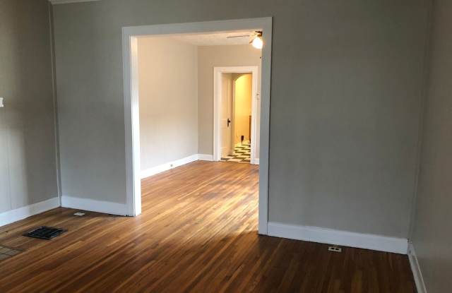 1057 E. 14th Avenue Gallery 3