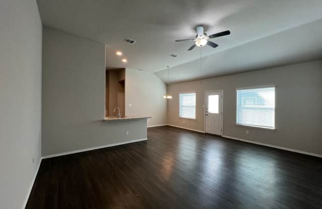 Luxury 3 Bed-2 Bath Duplex in Seguin,TX! Gallery 4