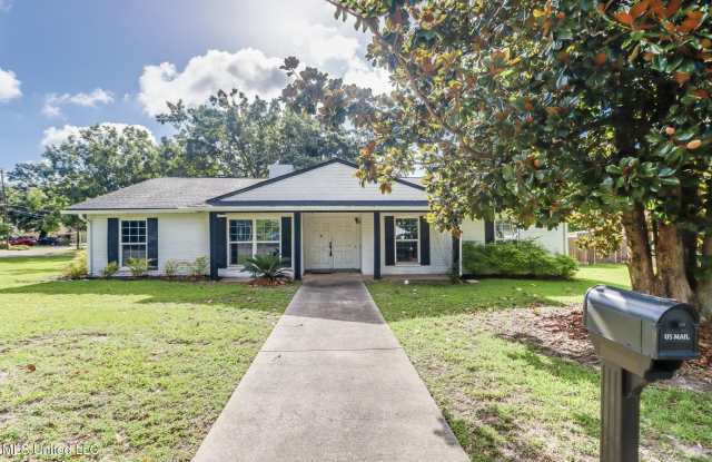 114 Driftwood Drive photos photos