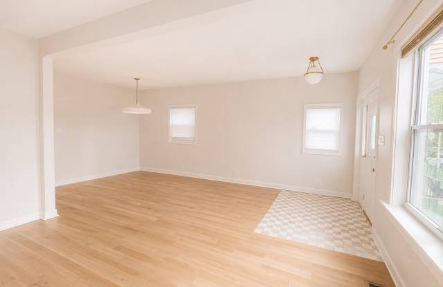 3914 N MOZART Street Gallery 4