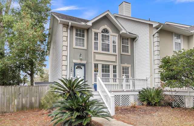 Beautiful 3-Bedroom Home in the Heart of Charleston! photos photos