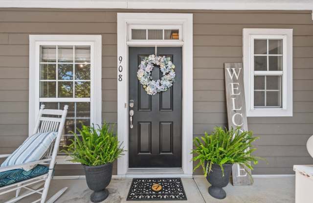 908 Loxley Drive - 1 Gallery 2