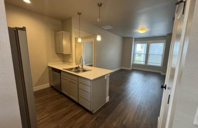 6048 Farmstead Ave Gallery 2