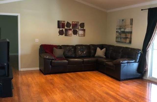 11160 Oak Ridge Drive S. Gallery 3