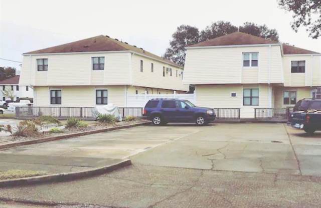 LYNNHAVEN BEACH CONDOS - 3149 Page Avenue, Virginia Beach, VA 23451
