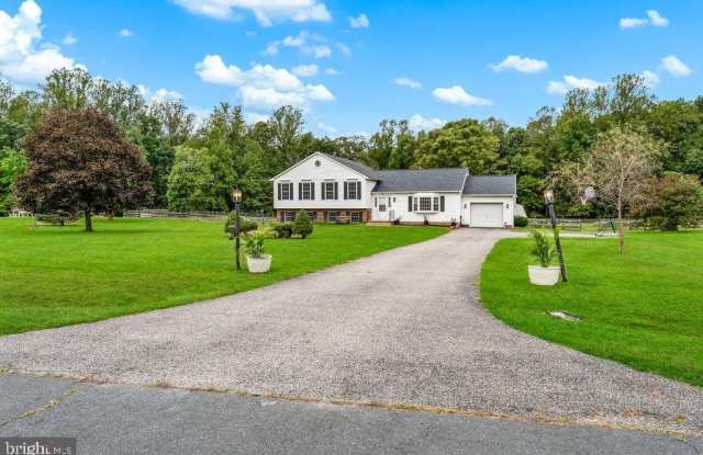5285 STOWE Lane Gallery 1