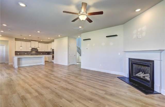 188 Blue Iris Court Gallery 4