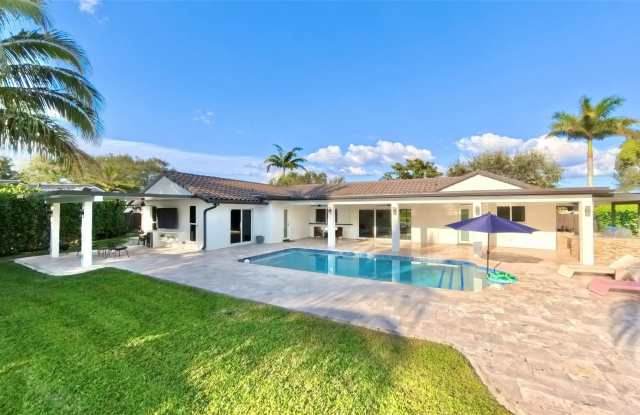 481 W Tropical Way photos photos