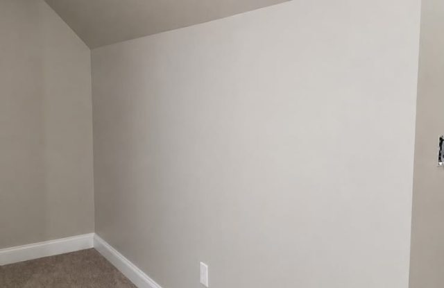 101 East Paces Drive Gallery 4