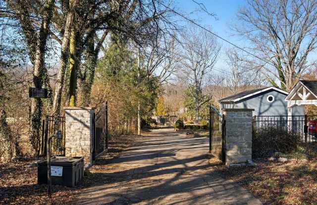 Gated versatile lifestyle property tucked into the heart of Tennessee’s most scenic countryside photos photos