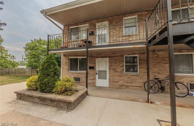 236 S Huntington Street unit: 8 photos photos