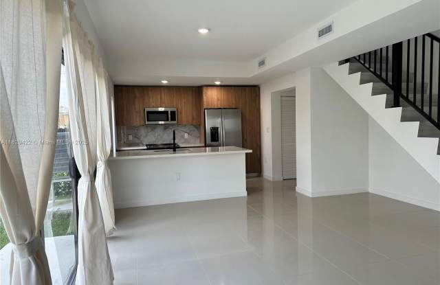 307 NW 13th Pl photos photos