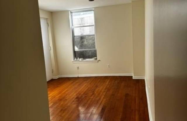 740-44 SOUTH Street Gallery 4