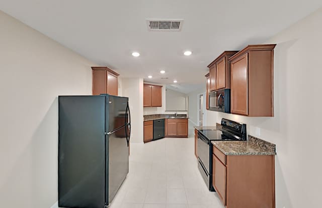 104 Comanche Plains Drive Gallery 3