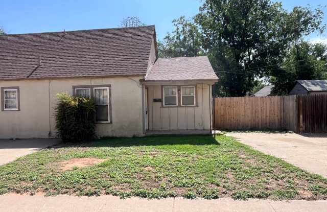 2/1 with all major appliances two blocks from Texas Tech photos photos