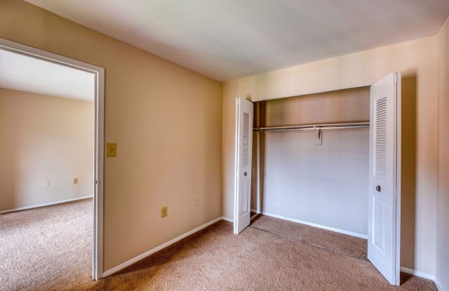 Oakton Park Apartments Gallery 2