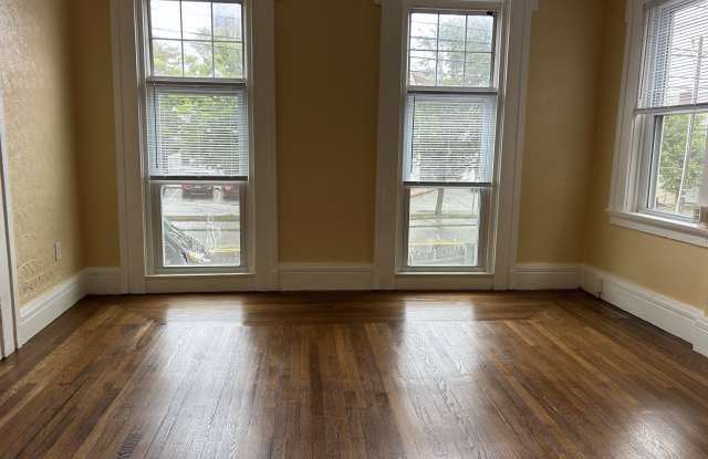 27 Jay Street Gallery 3