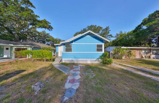 Remodeled 2 Bed 1 Bath Home Rental Gallery 1