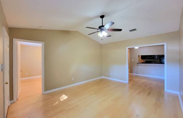 2 bedroom Duplex for rent off Apalachee Parkway $1300 per month, all wood floors, lawn care included Gallery 4