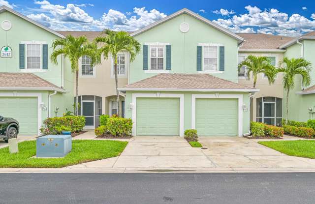 NOW AVAILABLE - Beautiful Furnished Villa in Fort Myers! photos photos