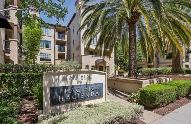Updated Top Floor Unit -- Perfect Commuter Location -- Walking Distance to Laurel Street -- Must See! photos photos