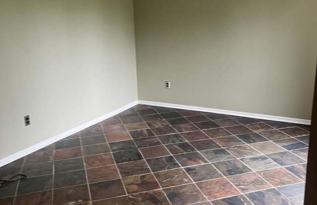5940 Cayman Boulevard Gallery 3