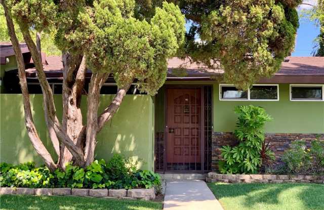 17511 Lassen Street Gallery 3