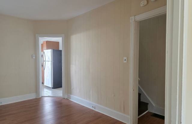 3 bed-1 Bath Available Now! Gallery 4