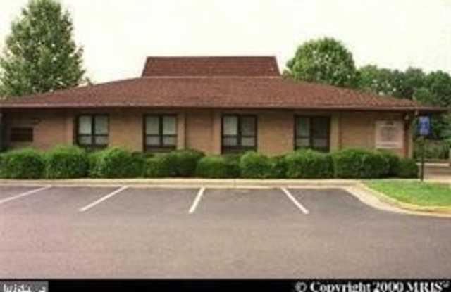 8346 TRAFORD Lane Gallery 1