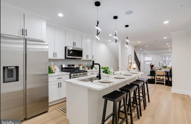 711 North Patterson Park Avenue Gallery 2