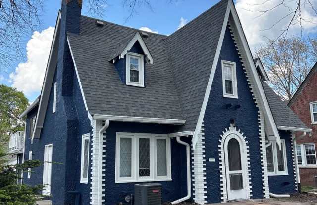 Butler Beauty on the Knoll!  6BR/3BA ready to go for next school year. Gallery 4