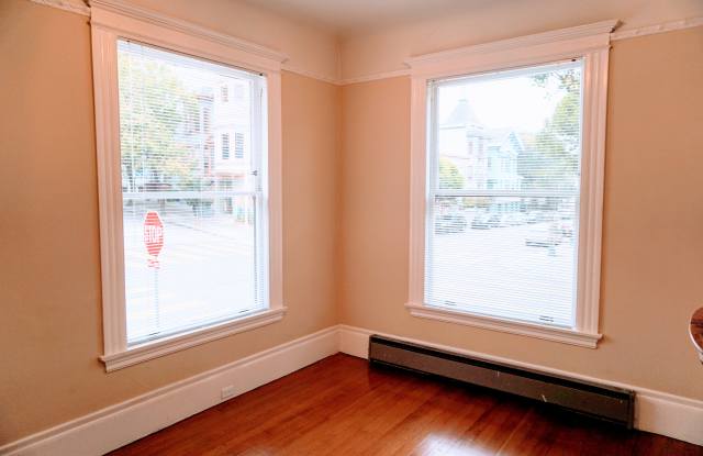 662 Clayton St Gallery 4