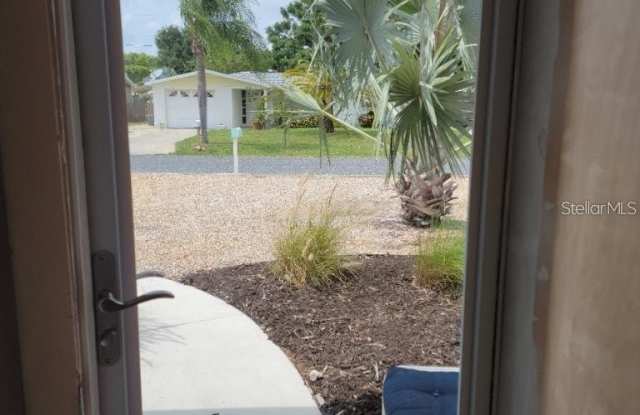 4018 CHESSWOOD DRIVE Gallery 4