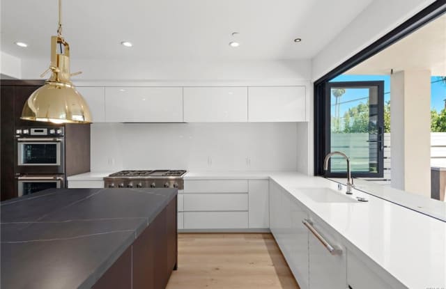 207 West Avenida San Antonio - 207 West Avenida San Antonio, San Clemente, CA 92672 207 West Avenida San Antonio - 207 West Avenida San Antonio, San Clemente, CA 92672