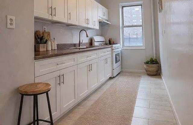 140 Van Cortlandt Avenue West Gallery 3