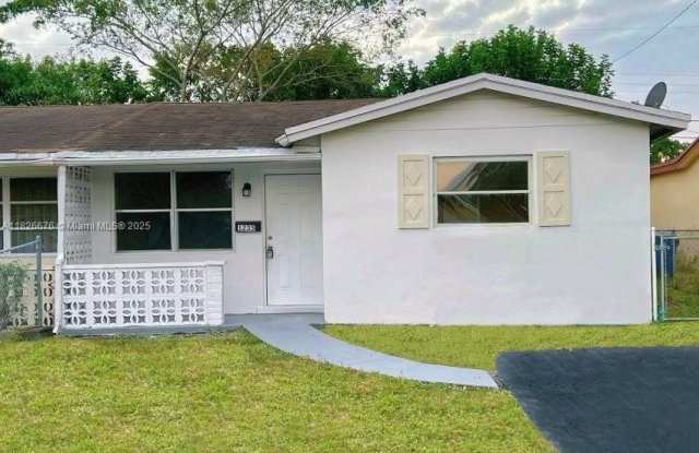 1235 NW 58th Ave photos photos