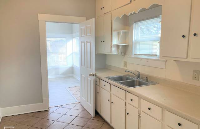 520 E Day Street, Denison, Texas 75021 Gallery 4