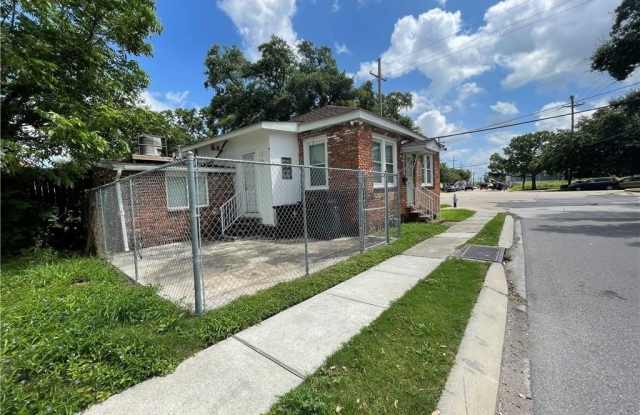 3301 S DORGENOIS Street Gallery 2