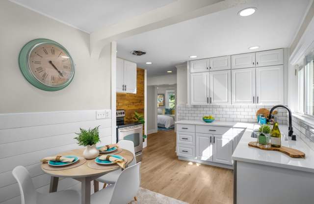 Updated 3-bedroom Bungalow photos photos