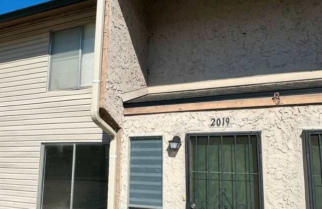 2 Bedroom, 1 1/2 Bathroom Townhouse with new floor and bathrooms. - 2019 Whitby Drive, Orange County, FL 32839