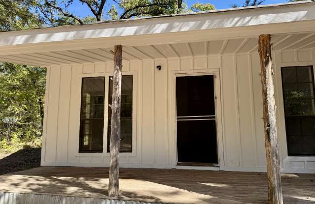 535 Woodlawn Drive photos photos