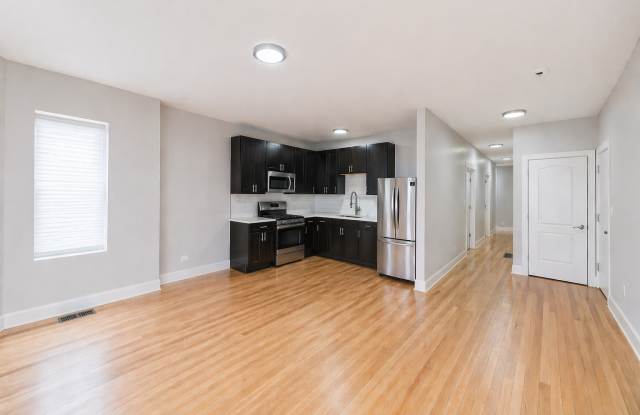 7944 S Ellis Avenue Gallery 4