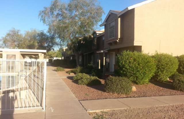 5813 N 59TH Drive Gallery 2